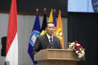 Deputy Minister of Higher Education Encourages UPNVJ Graduates to Maximize Their Potential