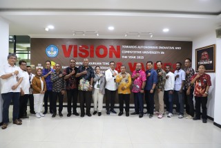 Discussing the Transition of PTN Satker to PTN BLU, UPNVJ Becomes Cendrawasih University's Choice for Brenchmarking