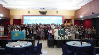 UPNVJ Chancellor Welcomes International Students through the 2025 Welcoming Program