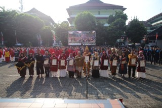 12 UPNVJ Civil Servants Received the Satyalancana Karya Satya Award at the 80th Anniversary of the Republic of Indonesia