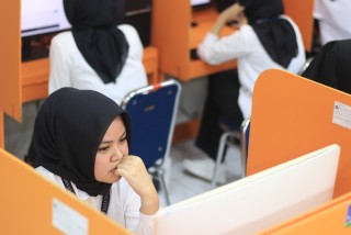 FK UPNVJ Holds Comprehensive CBT for Doctoral Profession Study Program April 2025 Period
