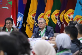 On the First Day of the 2026 UTBK-SNBT, the UPNVJ Chancellor Provided Direction to the Committee and Supervisors