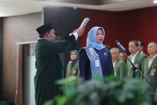 UPNVJ Officially Inaugurates New FIKES Dean, Prof. Anter Venus Encourages Internal and External Strengthening of the Faculty