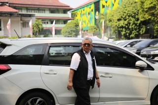 UPNVJ Chancellor Checks Rangu and Anggrek Parking Lots, Ensuring Orderly New Student Mobility