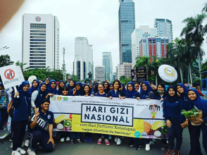 Commemorating National Nutrition Day UPN "Veteran" Jakarta Students Participate in Healthy Walks