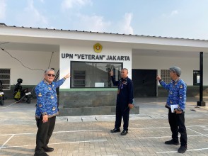 UPNVJ Chancellor Inspects New 1,800-Square-Meter Parking Area in Pangkalan Jati