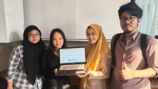 UPNVJ Faculty of Medicine Develops Website-Based Immunization System for Pondok Labu Community Health Center