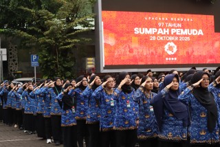 The Spirit of the Youth Pledge Ignites the Spirit of National Defense among UPNVJ Community Members in the Rain