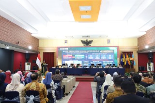 Prof. Dianwicaksih Highlights ESG Report Transformation in Professorial Inauguration Speech