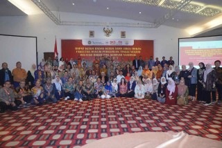 The Head of the Doctoral Program in Law Encourages Curriculum Adaptation Following the issuance of Regulation No. 39/2025 at the West Law Faculty BKS.