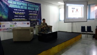 SEEING THE PRESENT JOURNALISTIC STAGE