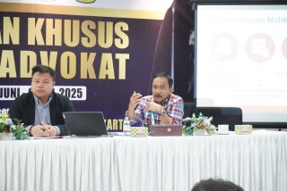 Chief Justice of the Constitutional Court Provides Insight into Procedural Law in PKPA VII FH UPNVJ