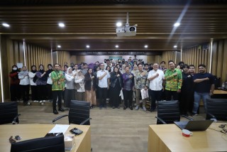 UPNVJ Encourages Internationalization of Students Through Seminars on Study and Career Opportunities in Germany