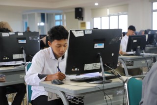 UPNVJ Implements First Day of UTBK-SNBT