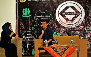 COMMUNICATION TALK “Another way to become a successful entrepreneur with social media”