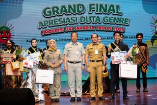 Gilang Ramadhan, a UPNVJ Undergraduate Management Student, Won Second Place in the DKI Jakarta Genre Ambassador Competition.