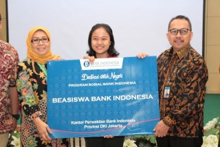 50 UPN "Veteran" Jakarta Students Receive Bank Indonesia Scholarships