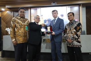 UPNVJ International Seminar Discusses Multipolar World, Russian Ambassador Emphasizes State Sovereignty