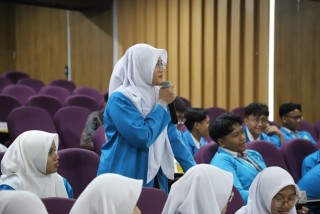 UPNVJ Public Relations Warmly Welcomes Al-Mukmin High School's Visit