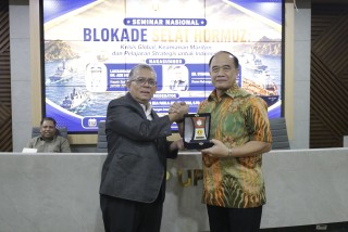Retired Admiral Dr. Ade Supandi Attends UPNVJ to Discuss Maritime Security Strategy for the Strait of Hormuz