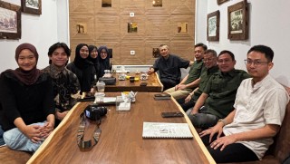 UPNVJ Film, Television, and Media Studies Undergraduate Students Explore a Different Side of General Soedirman for a Documentary Film