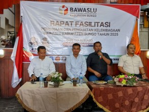 UPNVJ Faculty of Law Lecturer Emphasizes Periodic Evaluation within the Bawaslu Institution