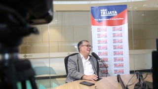 The Chancellor Speaks About UPNVJ in the MNC Trijaya FM program "The Leader with the Chancellor"