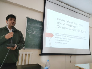 HI UPNVJ Lecturer Gives Guest Lecture on East Asian Economics at Ablai Khan University