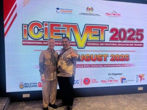 Dean of FIK UPNVJ Discusses Internet Growth at iCiEVTET Malaysia International Conference