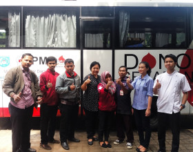 BLOOD DONOR & FREE MEDICINES "In the Context of the 2nd Anniversary of UPN "Veteran" Jakarta. As PTN"
