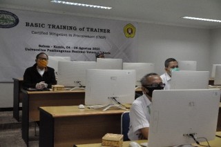 To Improve Lecturer Competency, Faculty of Economics and Business Held Certified Mitigation in Procurement