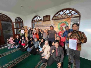 UPNVJ Faculty of Law Promotes Halal Certification and Digitalization of MSMEs in Bandung
