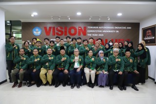 The Chancellor releases the UPNVJ contingent for the XVIII MTQMN Olympics in 2023