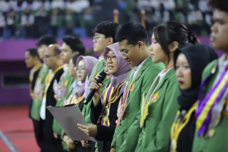 UPNVJ's Faculty of Social and Political Sciences Encourages New Students to Become Outstanding Graduates in the 2025 PKKMB