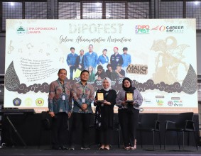 Discuss Preparations for New Student Admissions, 2024 UPNVJ Present at SMA 1 Diponegoro