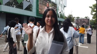 Vanessa, UPNVJ UTBK Participant: "Keep your spirits up, keep learning, and keep praying."