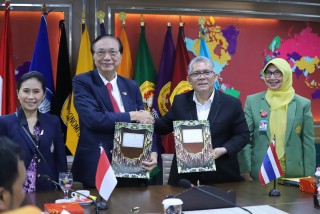 UPNVJ Strengthens International Collaboration with Walailak University