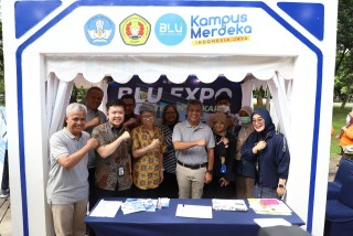 Ikut Meriahkan BLU Fair 2023, UPNVJ Fasilitasi Pengunjung Untuk Cek Kesehatan