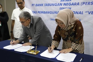 Rektor Hadiri Penyerahan Manfaat Program Pengembangan Operasional Antara BTN dengan UPNVJ