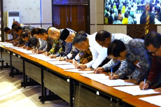 Rektor UPN Veteran Jakarta Tandatangani Perjanjian Kinerja 2026 dengan Mendikti untuk Akselerasi IKU Pendidikan Tinggi