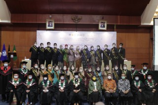 Pelantikan dan Angkat Sumpah Dokter Fakultas Kedokteran UPNVJ Angkatan Ke 68 TA 2021/2022