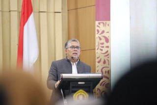 Rektor UPNVJ Saksikan Paparan Bakal Calon Dekan Fikes