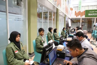 Proses Pengambilan Perlengkapan PKKMB 2023, Terlaksana dengan Tertib