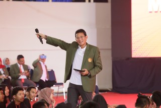 Siapkan Jiwa Wirausaha Muda, Sandiaga Uno Berikan Bekal Bagi Mahasiswa Baru UPNVJ