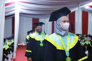 Walau Perdana Lakukan Wisuda Luring, UPNVJ Gunakan Protokol Kesehatan Ketat