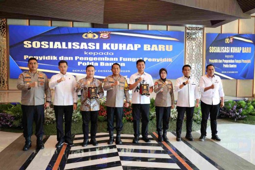 Dr._Beniharmoni_Harefa_Sosialisasikan_KUHAP_Baru_di_Polda_Banten_2.jpeg