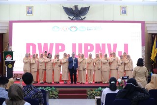 UPNVJ Kukuhkan 24 Anggota Dharma Wanita Persatuan  UPN “Veteran” Jakarta Periode 2022-2026
