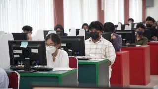 Datang Dari Nias, Peserta UTBK SNBT 2023 Ini Pilih UPNVJ Untuk Ujian
