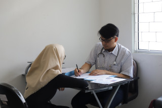 Lolos SBMPTN 2019 Calon Mahasiswa Kedokteran dan Farmasi UPNVJ Jalani Tes Kesehatan