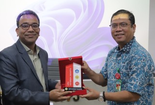 Dosen ULAB Berbagi Pengetahuan Jurnalistik kepada Mahasiswa FISIP UPNVJ